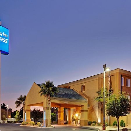Holiday Inn Express Las Vegas-Nellis By Ihg Zewnętrze zdjęcie